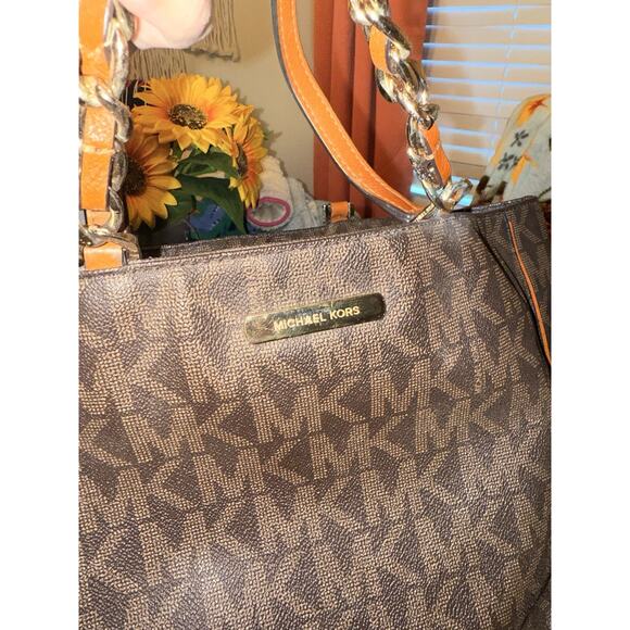 Michael Kors Women’s Harper Black Leather & Gold Hardward Tote Bag - Picture 4 of 11